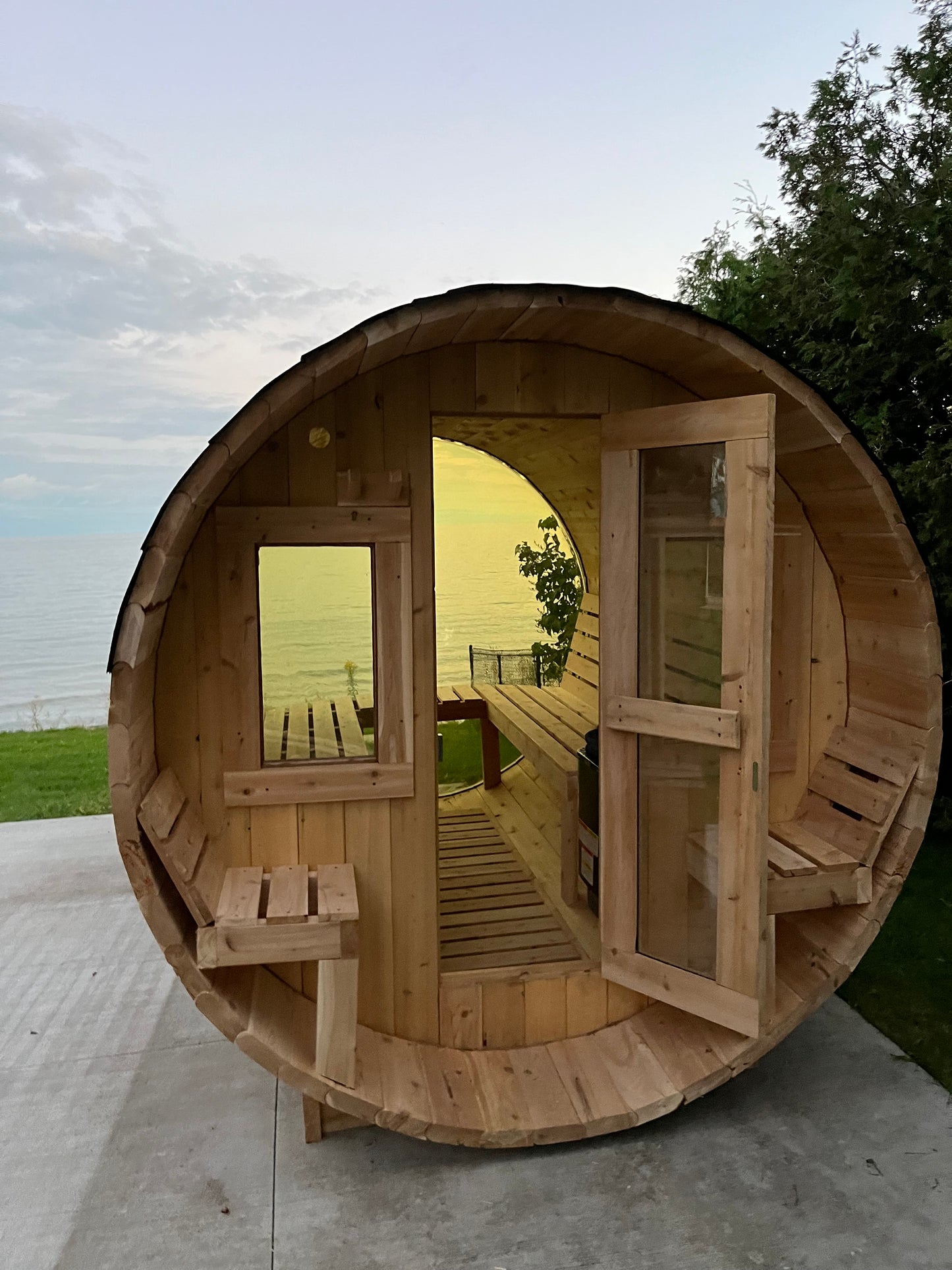 Barrel Sauna with Panoramic Window